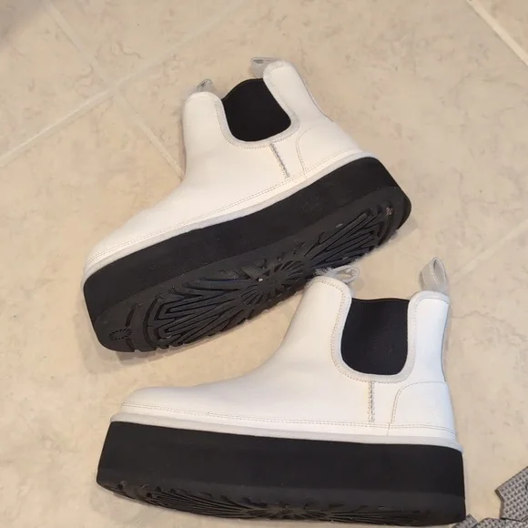 UGG Neumal Platform Chelsea Women's White Boots - Picture 3 of 10